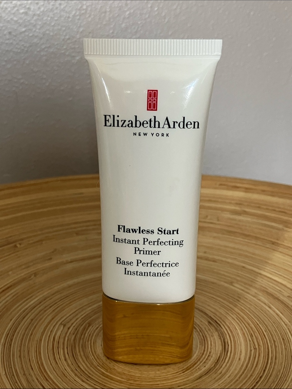 Elizabeth Arden Flawless Start Primer in White with Gold Cap